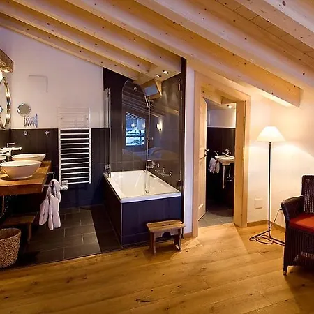 Appartement Sleeps 10 Wifi *